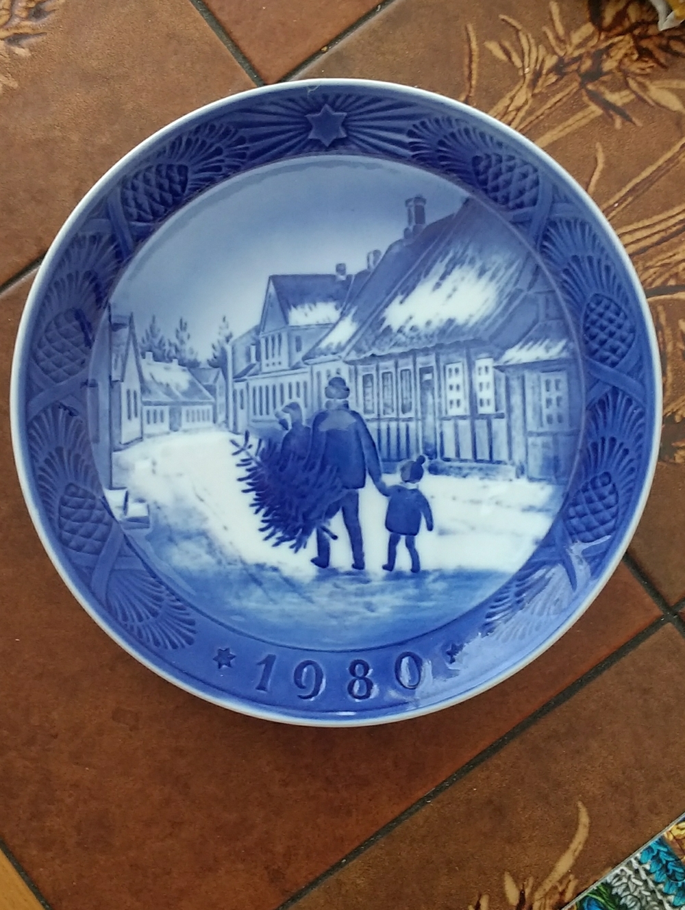 Royal Copenhagen 1980 Christmas Collector Plate